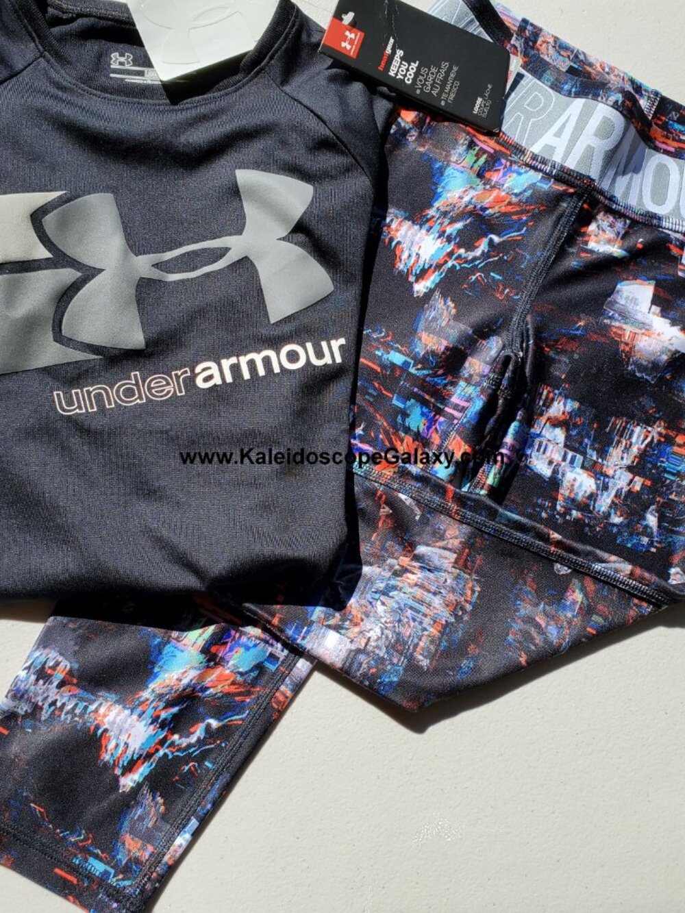 Under Armour Size Small Girls Capri Leggings w/ Short Sleeve Top